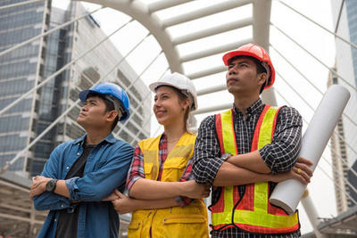 工程师、技术人才与妇女在城市“笔记本计划”建筑建设中的协同应用